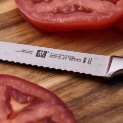 Zwilling Couteau universel 13 cm, tranchant dentelé - Image 5